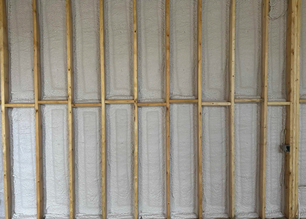 Elestochem Insulthane Extreme 2LB Spray Foam Insulation Foam